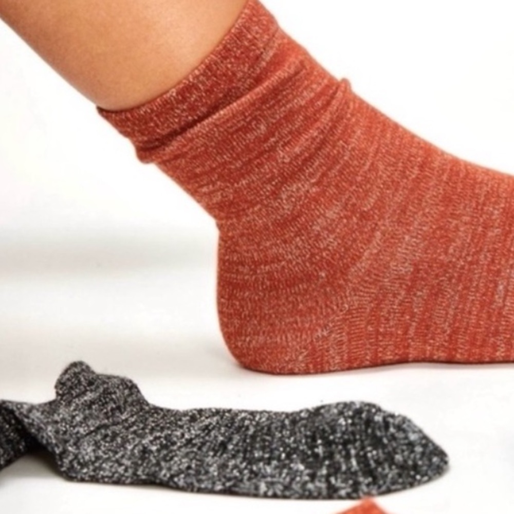 NEW FREE PEOPLE Copper Red Lurex Crew Socks Women’s NWT new in package
